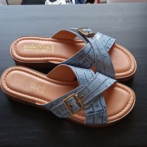 Bella Vita slide sandals blue size 8 1/2 extra wide